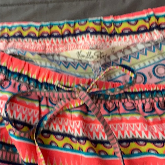 Shorts - Picture 2 of 3